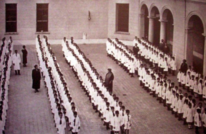 El nacimiento de la educación laica Ley de Educación Común de 1884 Argentina