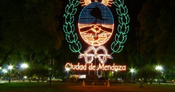 La Fundación de la Ciudad de Mendoza Un Legado en las Montañas Argentina