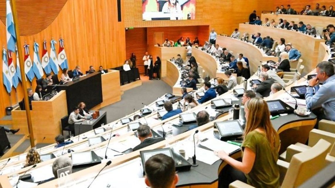 Explora los detalles sobre El PJ de Llaryora tensiona con Milei y choca con legisladores de Juez y De Loredo por la defensa del campo. Noticias actualizadas y análisis profundos en InfoNow.