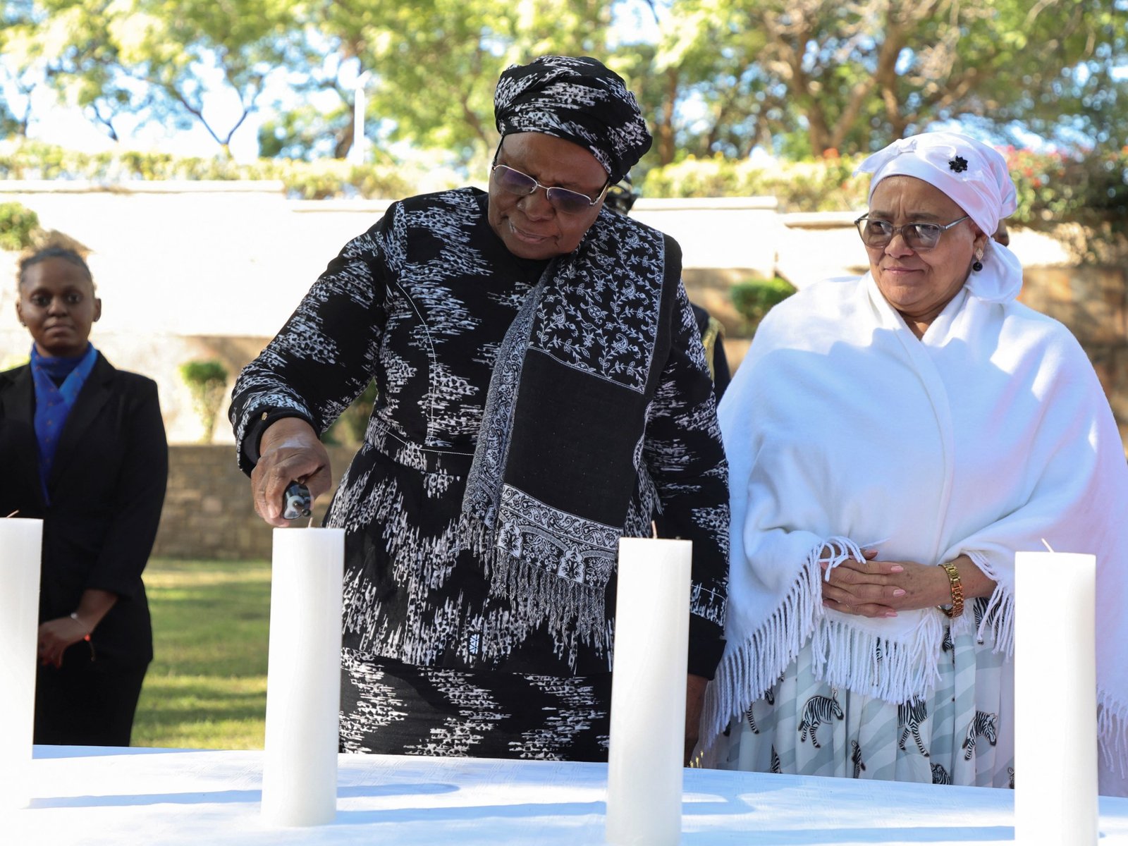Un día de reflexión y reivindicación en el corazón de Namibia En un acto que resonará en la memoria colectiva de Namibia... Descubre más sobre moral, dignida...