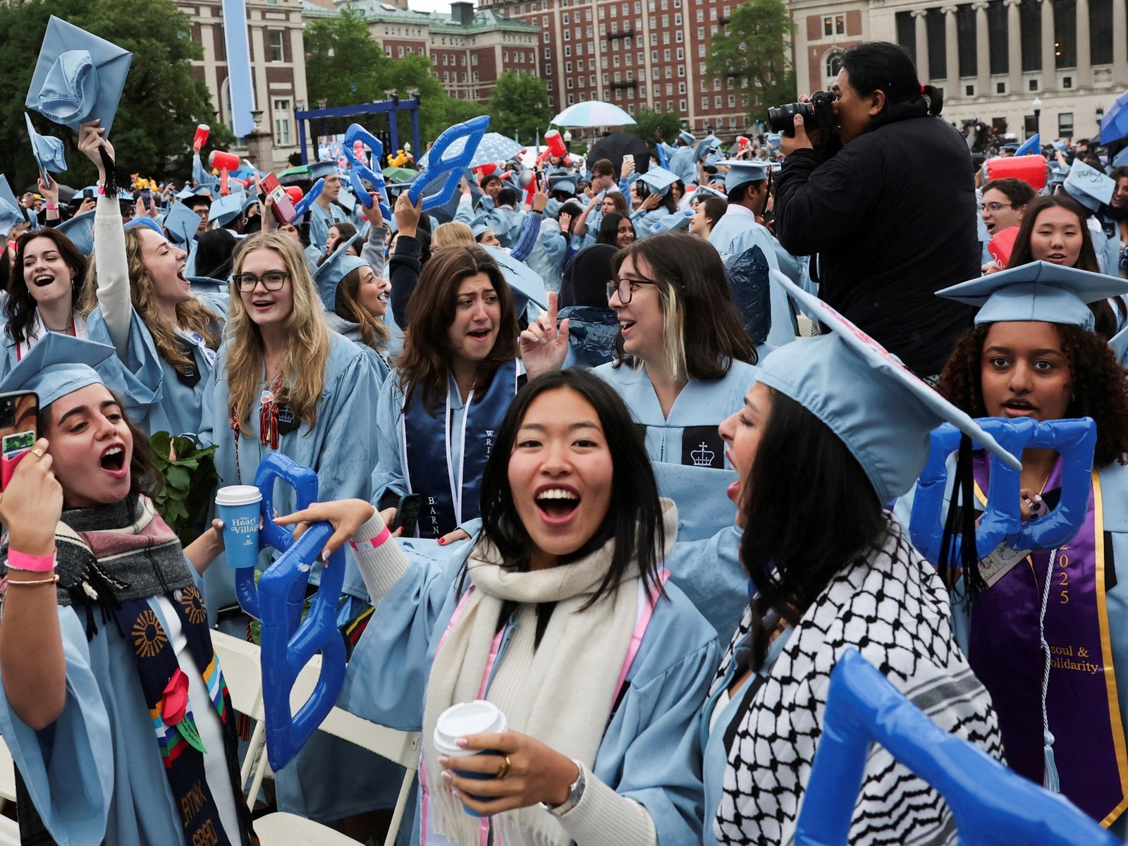 Un futuro incierto para los estudiantes chinos en Estados Unidos El anuncio del gobierno de Donald Trump sobre la revoca... Descubre más sobre dilema, india,...