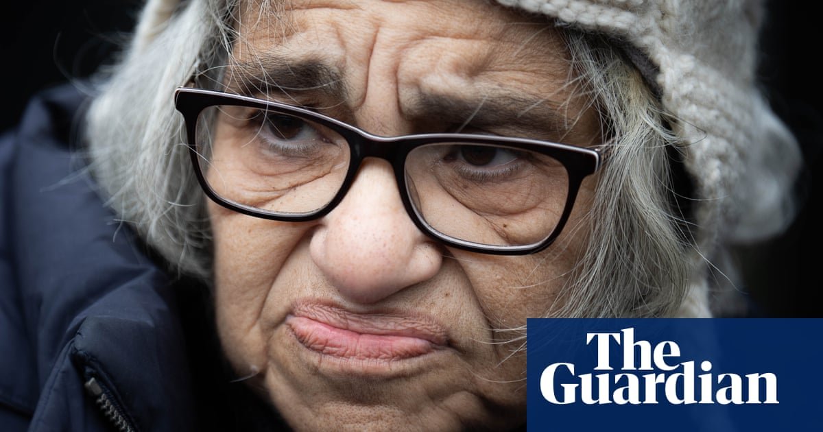 La lucha de una madre: derechos humanos y resistencia silenciosa La historia de Laila Soueif, madre del activista britán... Descubre más sobre otras, llamado...