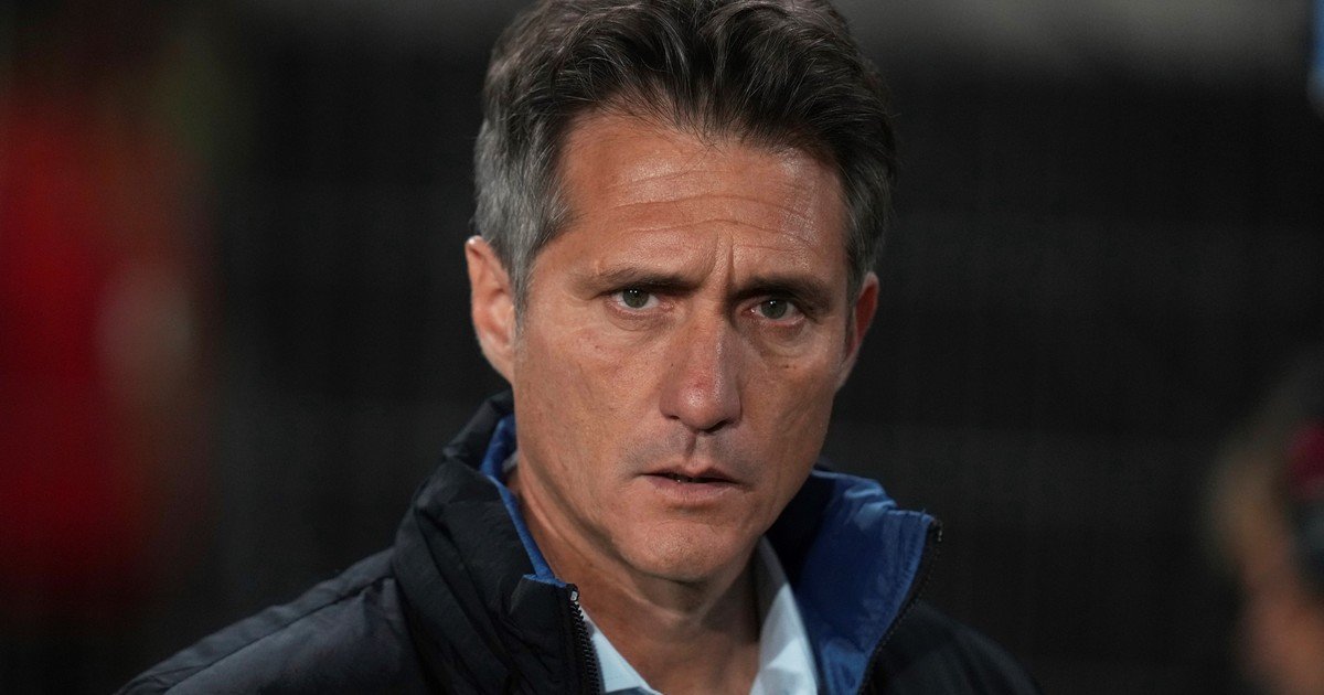 El llamado a la acción del entrenador tras la clasificación del equipo La clasificación de Vélez Sarsfield a los octavos... Descubre más sobre primeras, vuel...