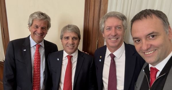 El significado oculto detrás de la corbata roja en la gestión de Milei En el contexto de la nueva administración de Javi... Descubre más sobre impacto, histó...
