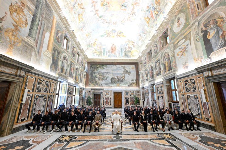 El Nápoli fue el primer equipo de fútbol que recibió León XIV desde que se convirtió en Papa. Foto Vaticano 