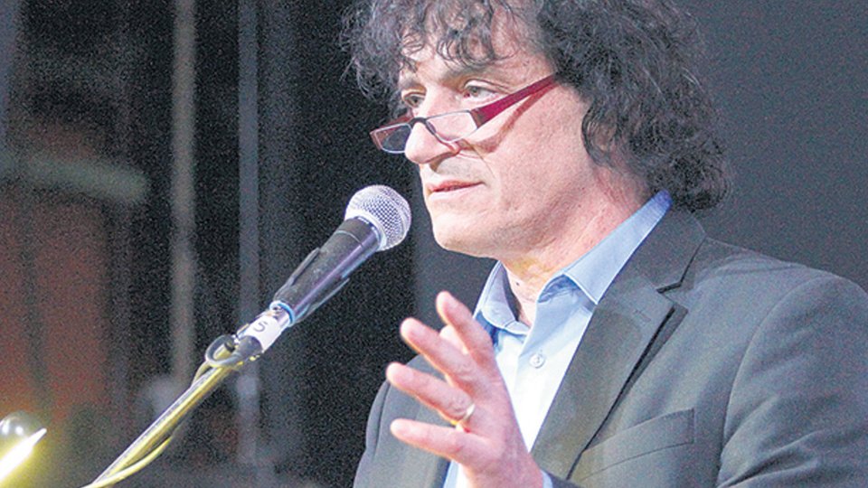 Un adiós a una leyenda del teatro musical argentino La cultura argentina se encuentra de luto tras el fallecimiento de Á... Descubre más sobre resultando, br...