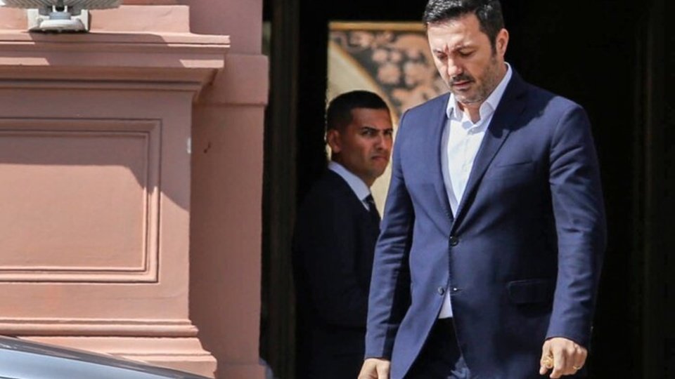 Un almuerzo en el horizonte de la seguridad nacional La reciente revelación de un almuerzo entre Luis Petri y jueces de ... Descubre más sobre busca, analist...
