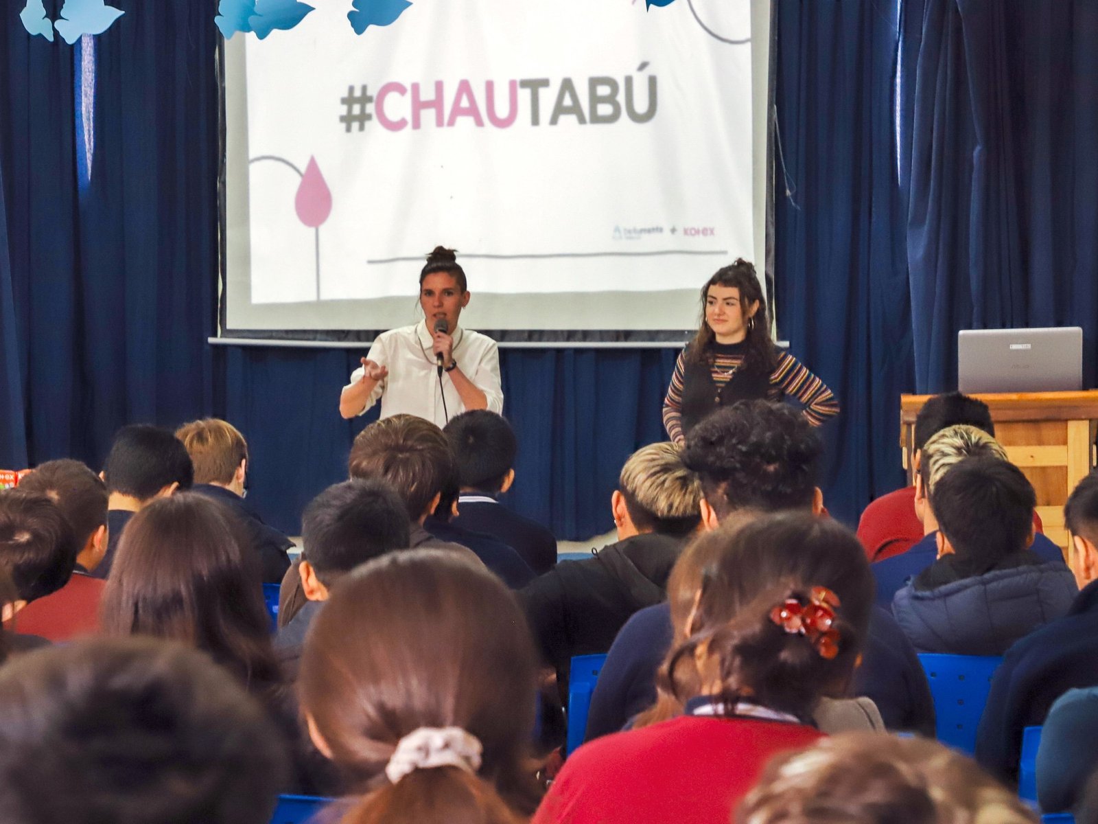 Una nueva era de educación menstrual en las aulas La menstruación ha sido durante mucho tiempo un tema rodeado de mitos ... Descubre más sobre incómoda, futu...