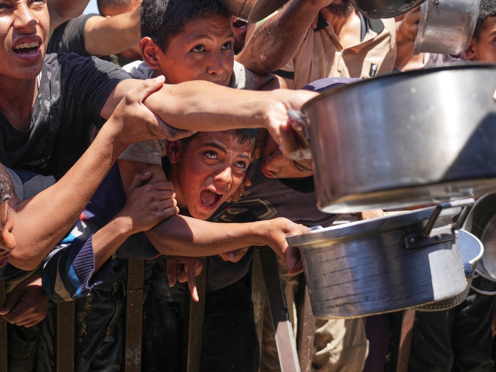 Desconfianza en la distribución de ayuda humanitaria en Gaza La reciente aprobación de un grupo respaldado por Estados U... Descubre más sobre necesaria, afe...