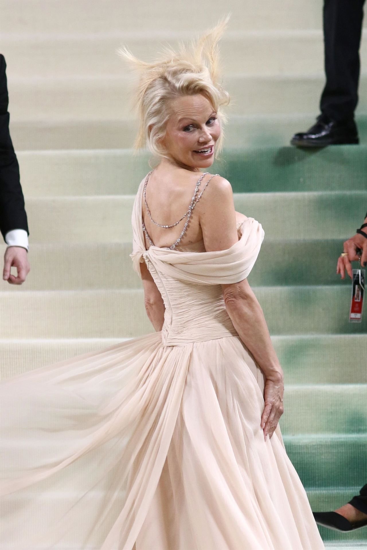Pamela Anderson's Overlooked 2024 Drama Is A Streaming Hit On Hulu