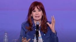 Cristina Kirchner, hablando en el Centro Saldías.