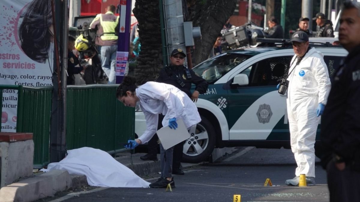 Explora los detalles sobre Doble crimen en Ciudad de México: asesinaron a tiros a la secretaria de la alcaldesa y a un asesor. Noticias actualizadas y análisis profundos en InfoNow.