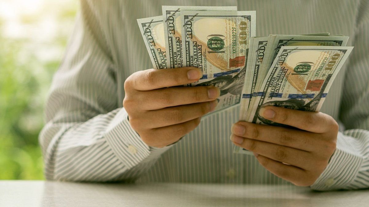 Una nueva estrategia bancaria en un contexto cambiario fluctuante Con la reciente eliminación de las restricciones cambi... Descubre más sobre comenzado, amp...