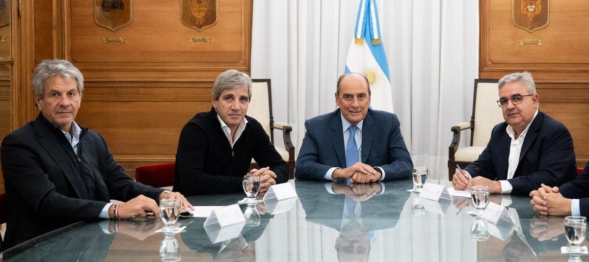 Un paso adelante en la propuesta económica de Catamarca mientras crecen las tensiones en el ámbito legal y gubernamental... Descubre más sobre diversas, refl...