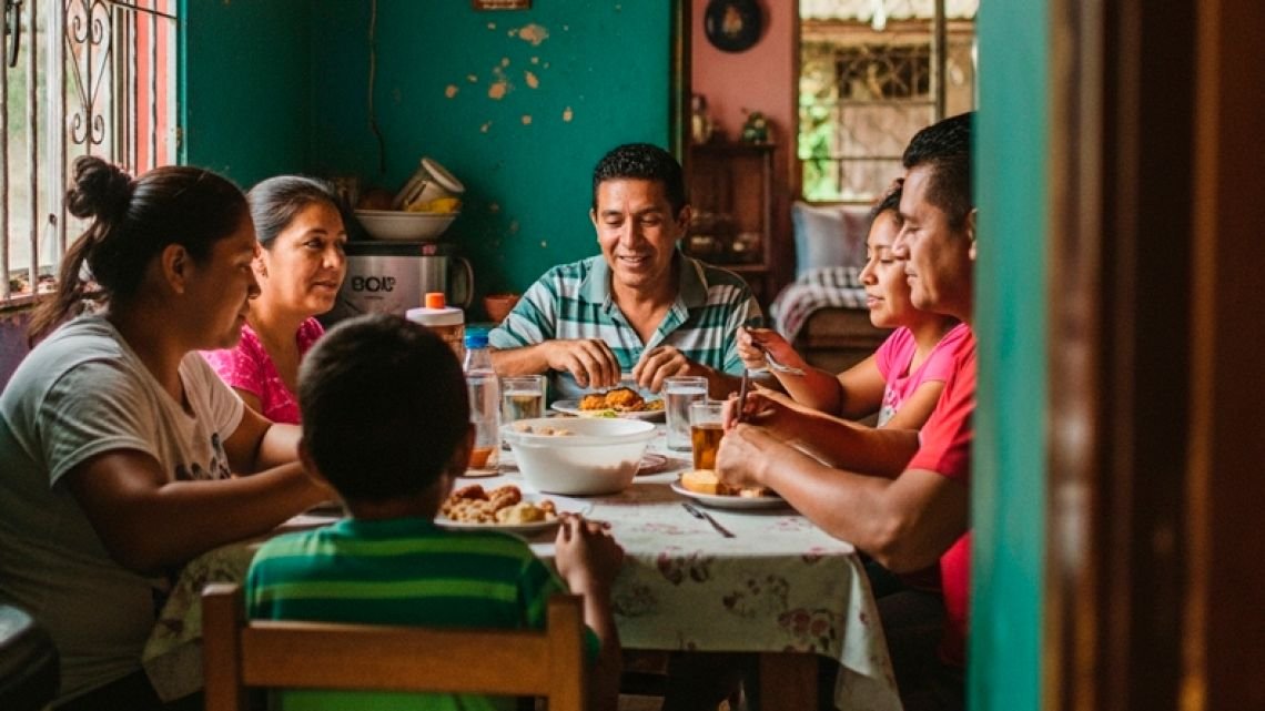 Redefiniendo la riqueza en tiempos de pérdida En un mundo donde el éxito material es a menudo sinónimo de felicidad, es ... Descubre más sobre constante, tra...