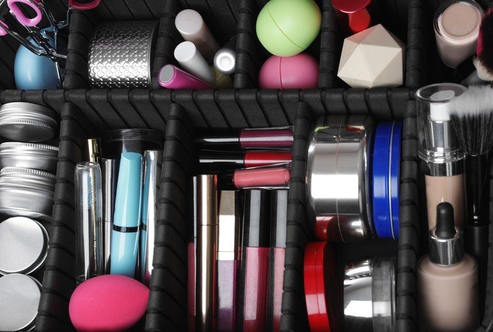 El rimmel o máscara de pestañas, uno de los productos en los que se puede ahorrar. Foto: Shutterstock.