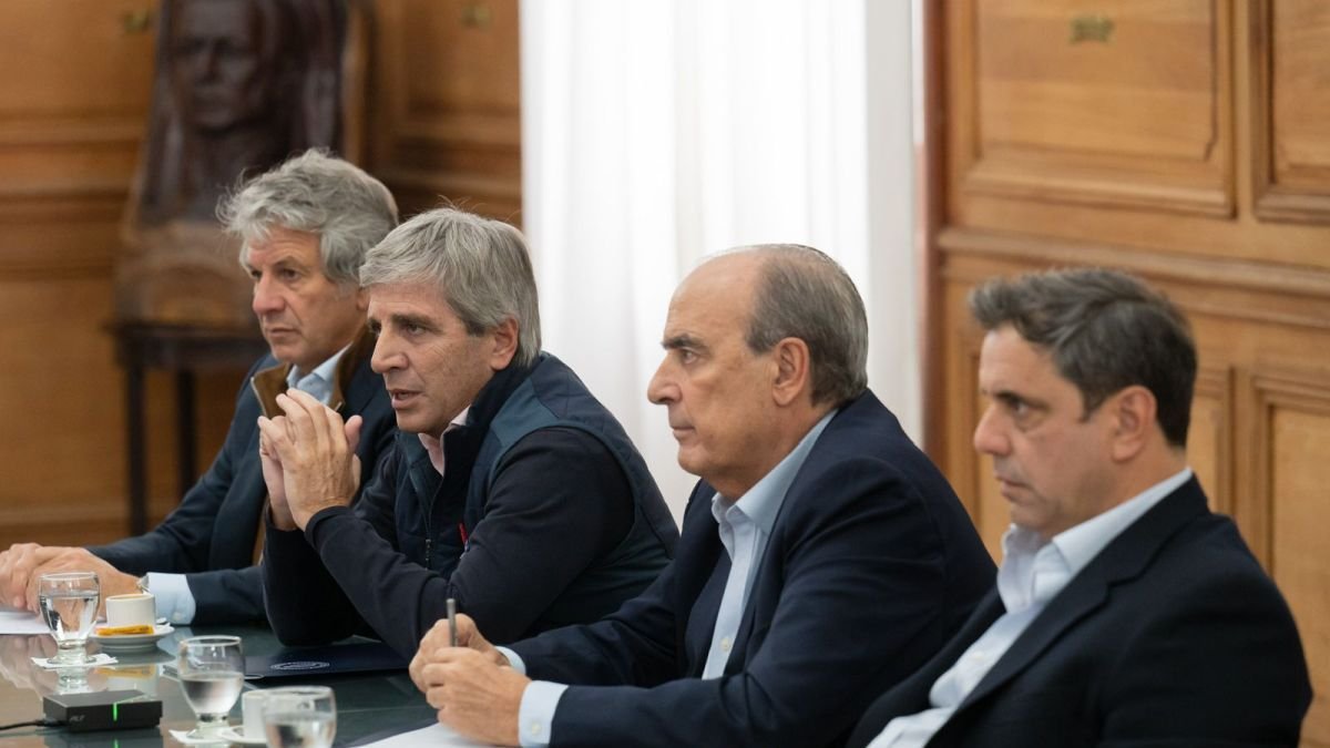 Un diálogo necesario: el camino hacia el respaldo provincial En un contexto macroeconómico desafiante, el ministro de Ec... Descubre más sobre concretas, par...
