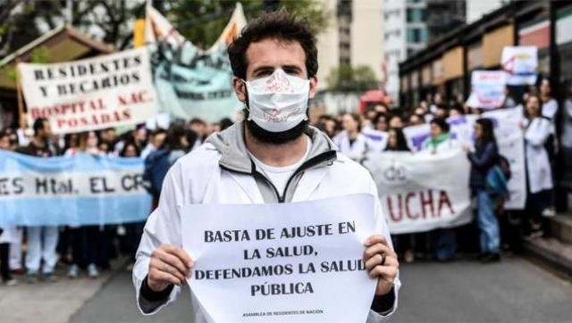 El Gobierno cruzó a los trabajadores del Garrahan en El Cronista, Economía
