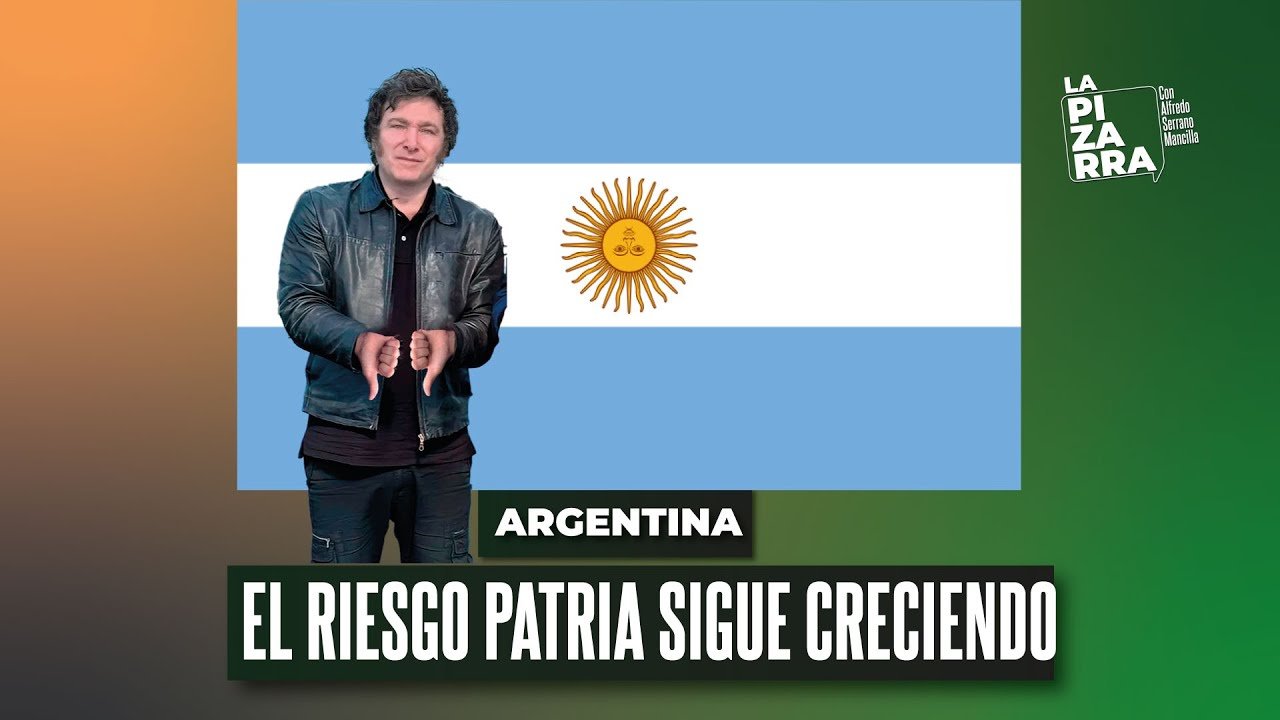 Con una pizarra, Milei dio una clase a sus diputados antes del envío de la ley en El Cronista, Economía