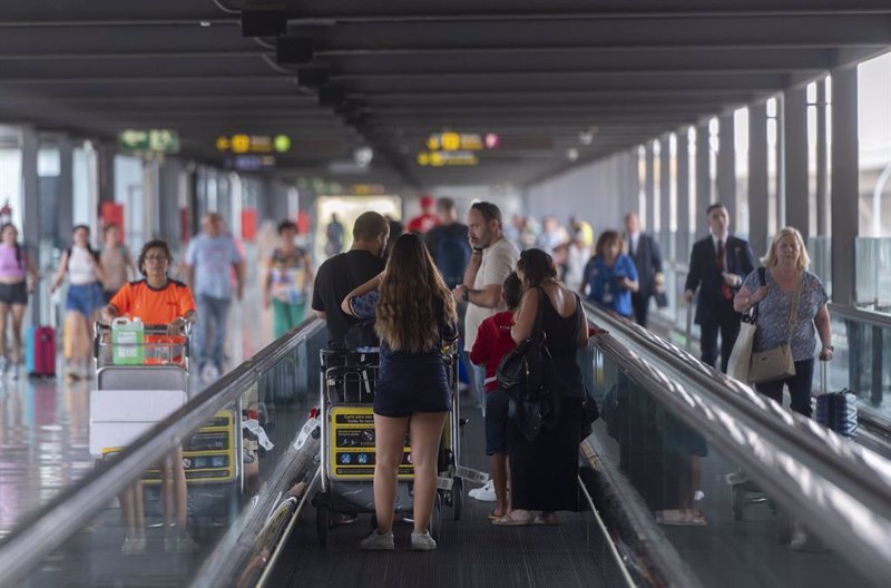 En abril hubo un 16% más de pasajeros aéreos en general en Destacados, Turismo