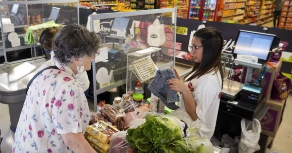 Atención empleados de comercio en El Cronista, Economía