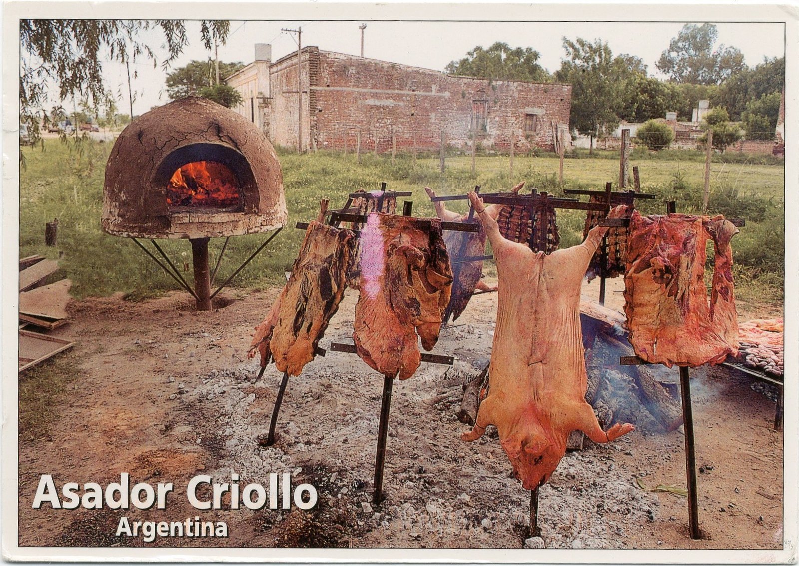 El arte del asado criollo "Asado" se traduce igual al español argentino, ya que es una palabra que se utiliza en el mismo contexto. Sin embargo, si necesitas una descripción o información adicional sobre el asado, puedo ayudarte con eso. ¿Te gustaría que agregue algo más? receta