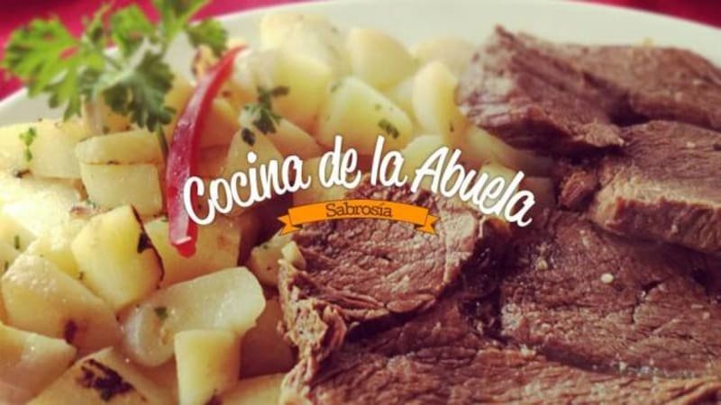 Los secretos del asado a la cacerola según Donato De Santis "Asado" ya está en español. Si te referís a la comida típica argentina, se utiliza la misma palabra. ¿Te gustaría que te ayude con algo más relacionado al asado o con otro texto? receta