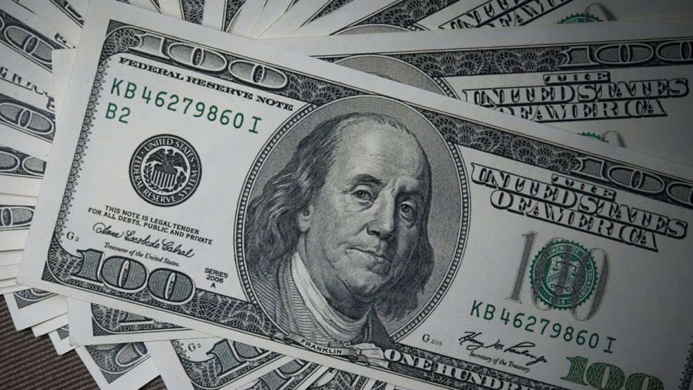 El dólar blue pierde $ 10 y la brecha con el oficial se mantiene en mínimos en El Cronista, Finanzas