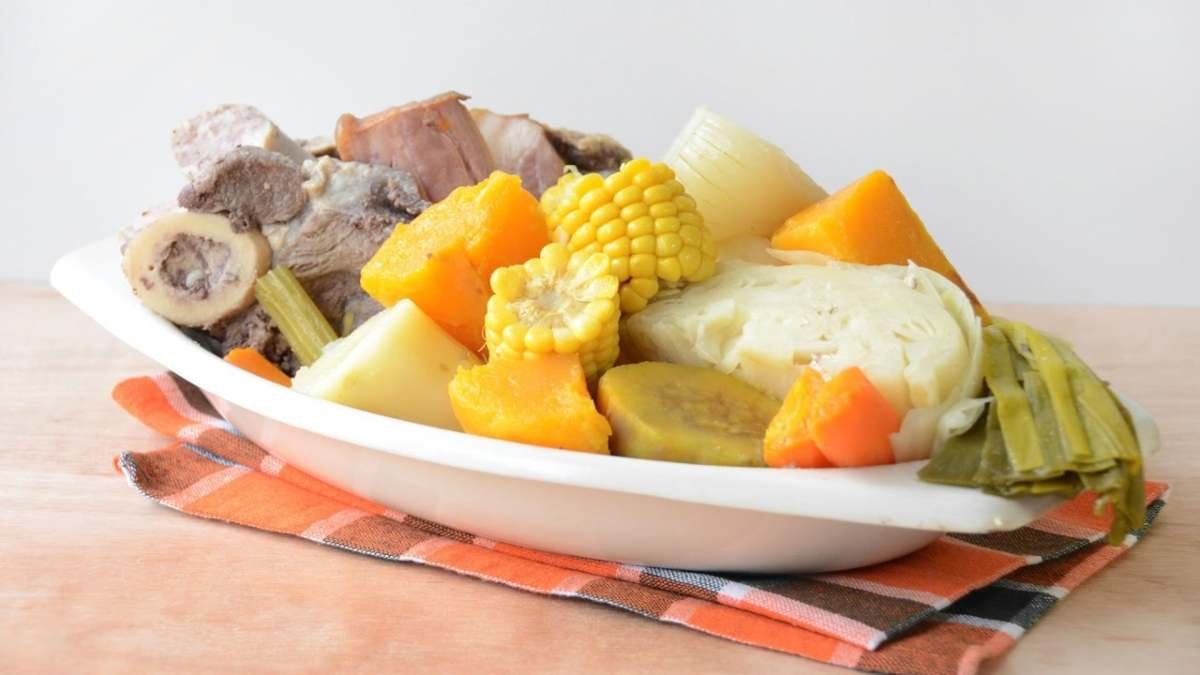Receta de puchero argentino de Germán Martitegui La palabra "cocina" se traduce igual al español argentino: "cocina". Si necesitas una traducción de un texto más extenso o específico relacionado con "cocina", no dudes en compartirlo. receta