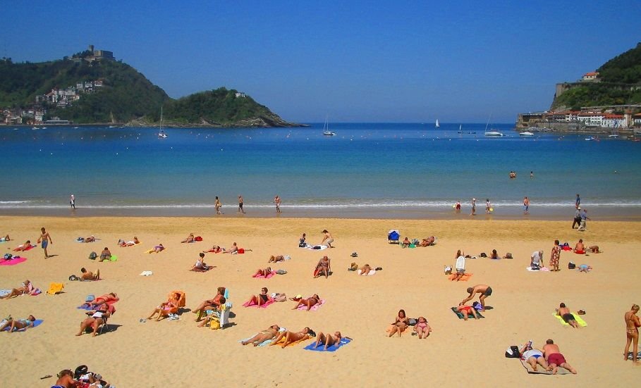 El destino de sol y playa con restaurantes 50 Best, café Geisha y comida china para el desayuno en Martín Grosz, Martín