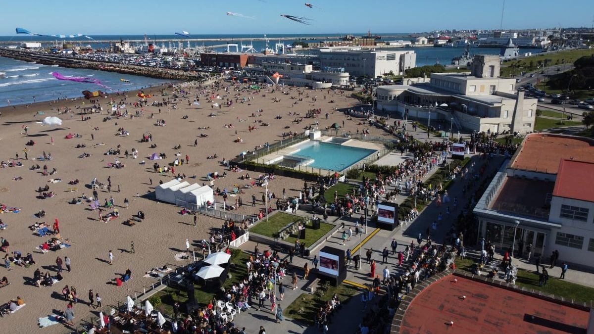 Mar del Plata en Redacción Clarín, Llega