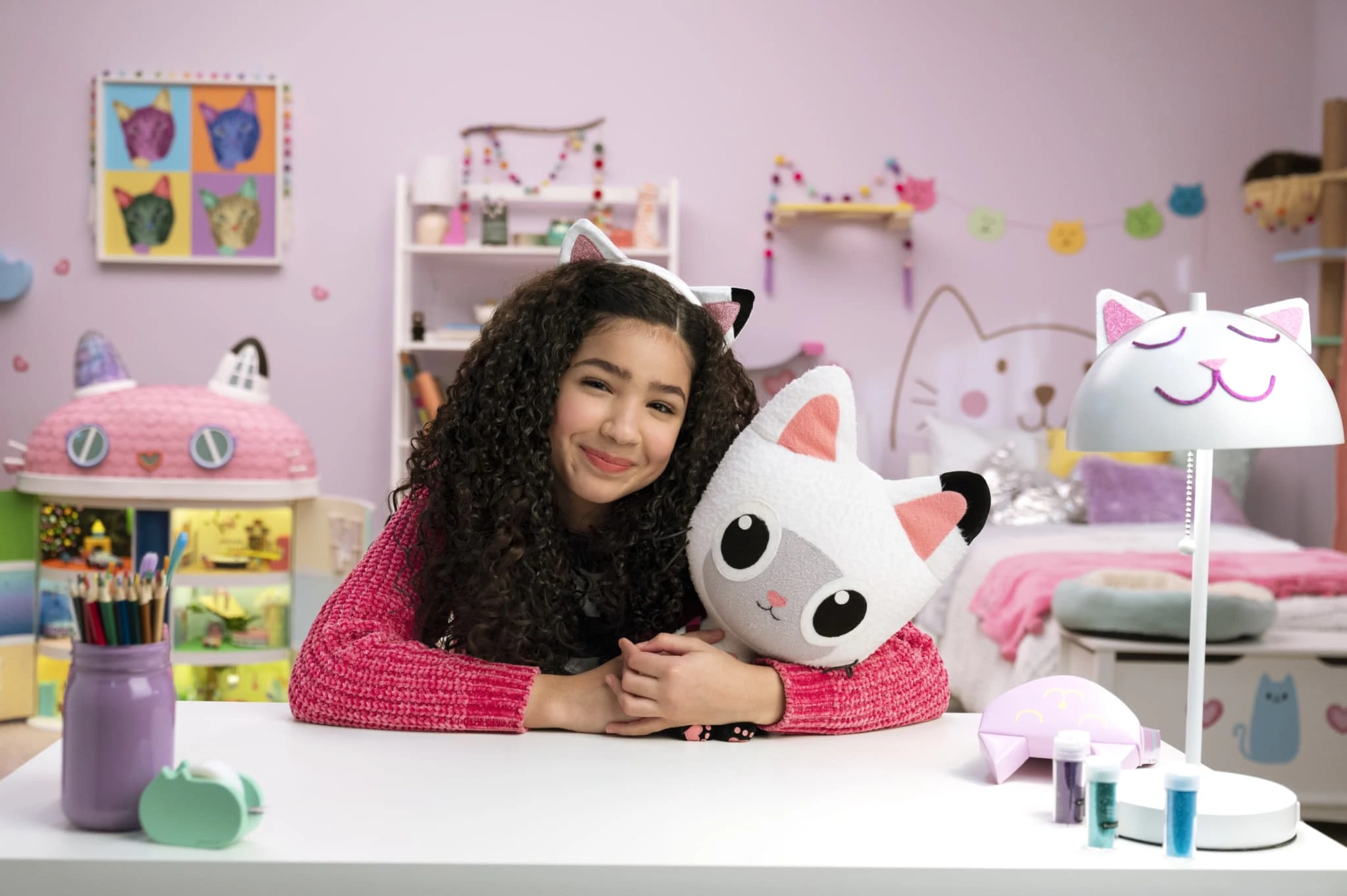 La estrella de ‘Gabby’s Dollhouse’, Laila Lockhart Kraner, habla sobre cómo la próxima película atraerá a un público más amplio más allá de la audiencia preescolar de la serie. Claro, pero necesito un poco más de contexto. ¿Te referís a un texto específico relacionado con "tv"? Si podés proporcionarme más información, estaré encantado de ayudarte.