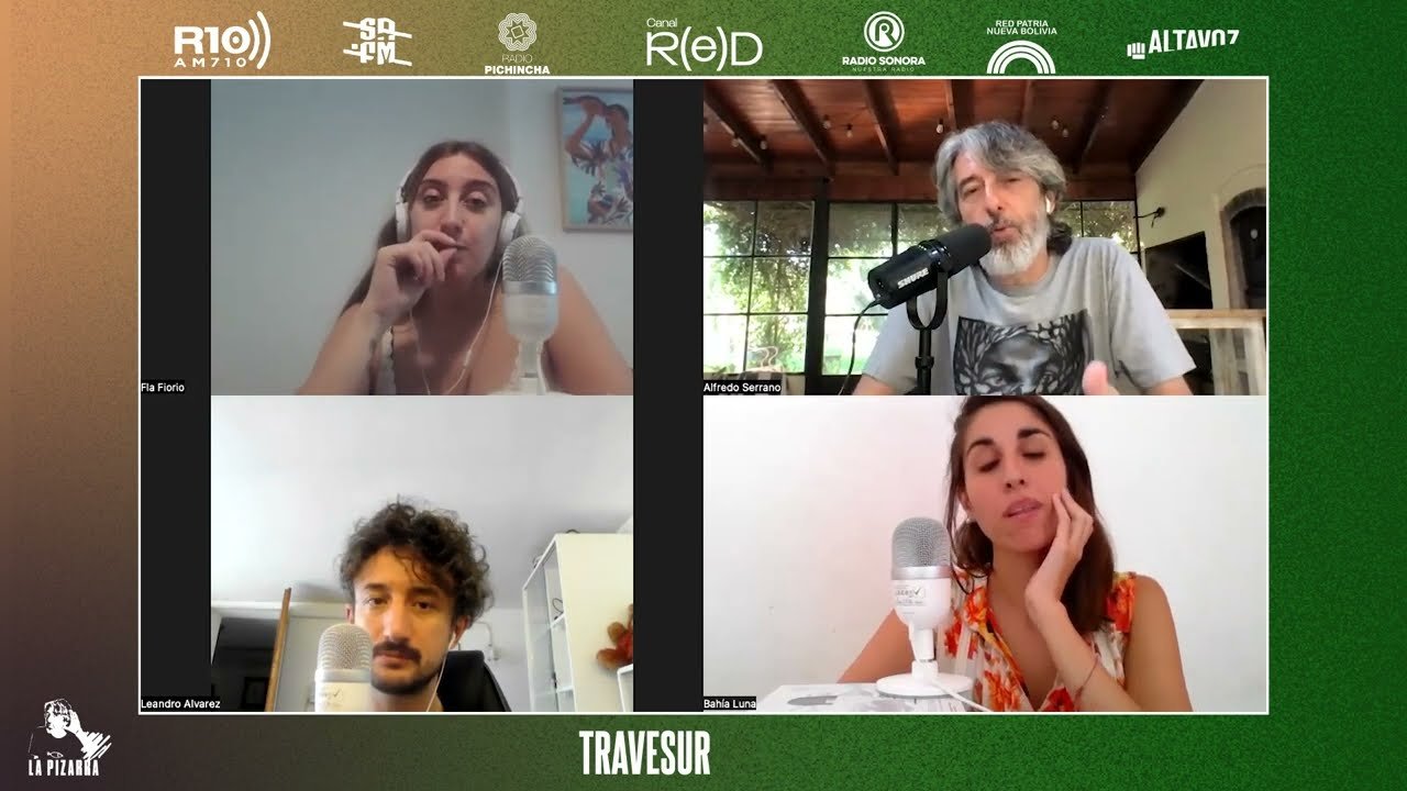 Con una pizarra, Milei dio una clase a sus diputados antes del envío de la ley en El Cronista, Economía
