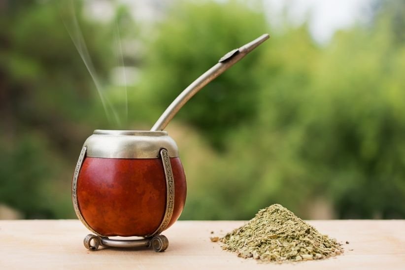 La infusión mágica del mate en la cocina de autor La palabra "chef" se traduce al español como "chef" también, ya que se utiliza en su forma original. Sin embargo, en un contexto más informal, podrías referirte a un "cocinero" o "cocinera". ¿Te gustaría que traduzca algo más específico relacionado con "chef"? receta