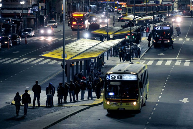 Los gremios del Transporte le ponen fecha a nuevas medidas de fuerza contra la desregulación en El Cronista, Economía