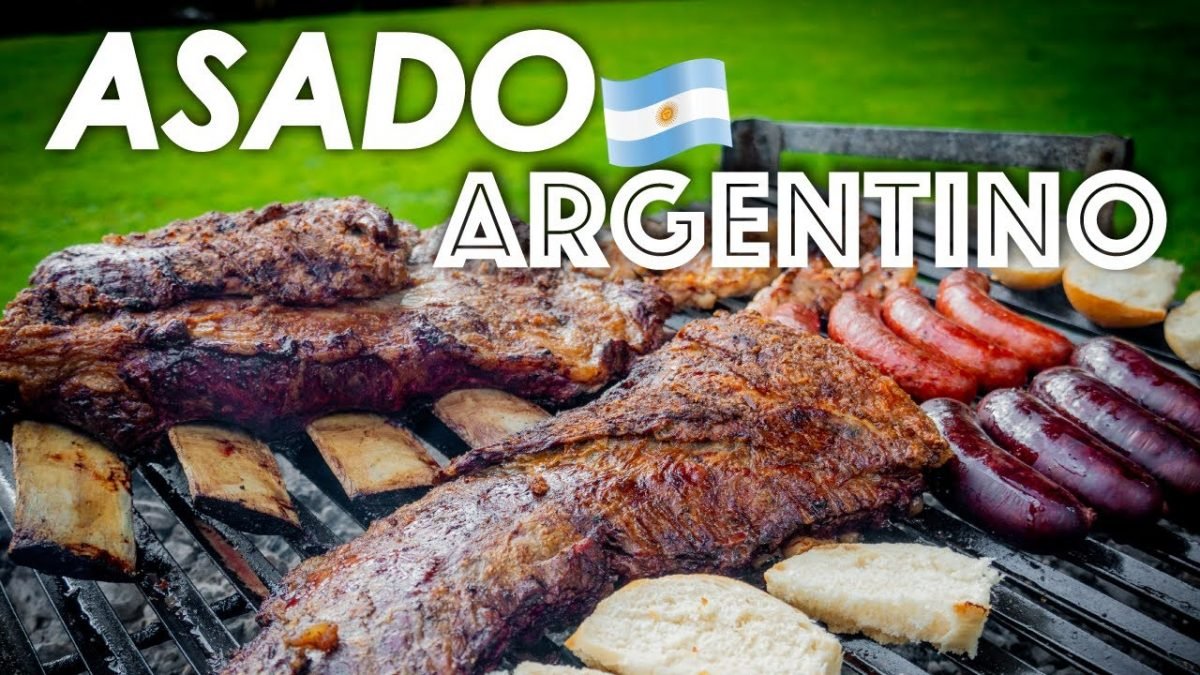 El asado de los pueblos originarios El término "asado" ya está en español. En Argentina, se refiere a una comida tradicional que consiste en carne asada a la parrilla, generalmente acompañada de chorizos, morcillas y otros cortes de carne, todo cocido a la leña o carbón. Si necesitas más información o un contexto específico, no dudes en decírmelo. receta