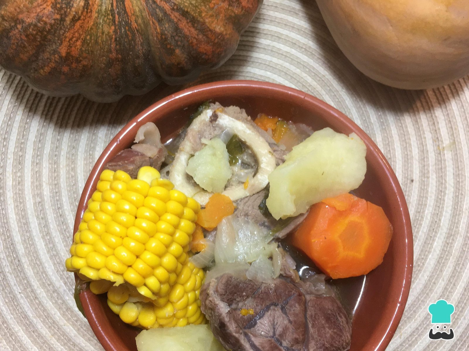 Los secretos del puchero criollo con la receta de Osvaldo Gross Claro, la palabra "cocina" se traduce igual al español argentino: "cocina". Si necesitas que traduzca un texto más largo o específico, no dudes en compartirlo. receta