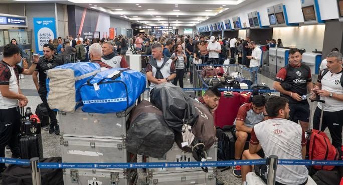 Paro de controladores aéreos en El Cronista, Economía