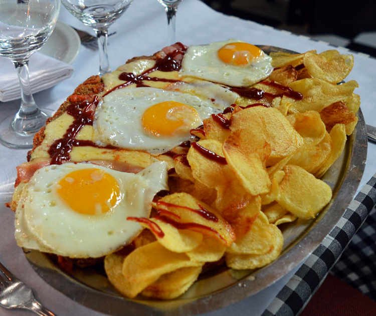 Guía de los mejores bodegones porteños La traducción de "plato" al español argentino es "plato". Si necesitas más contexto o una frase específica, no dudes en decírmelo. receta