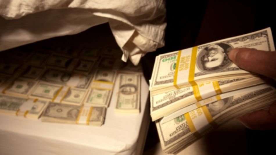 Dólares del colchón en El Cronista, Economía