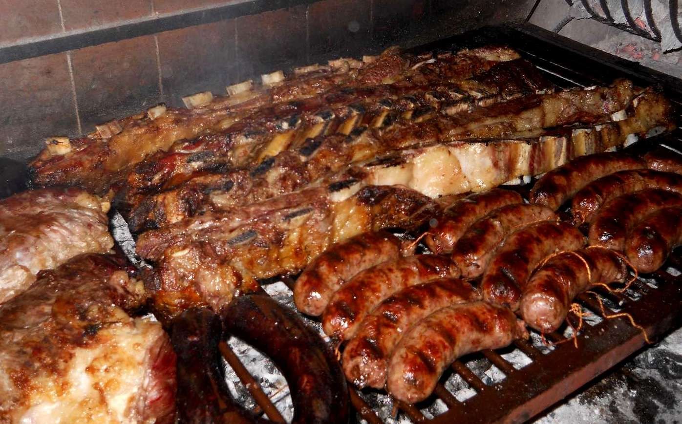 La magia del asado "Asado" ya está en español. En Argentina, se refiere a una parrillada o una comida típica donde se cocinan diferentes cortes de carne a la parrilla. Si necesitas más información o un contexto específico sobre el término, ¡decime y te ayudo! receta