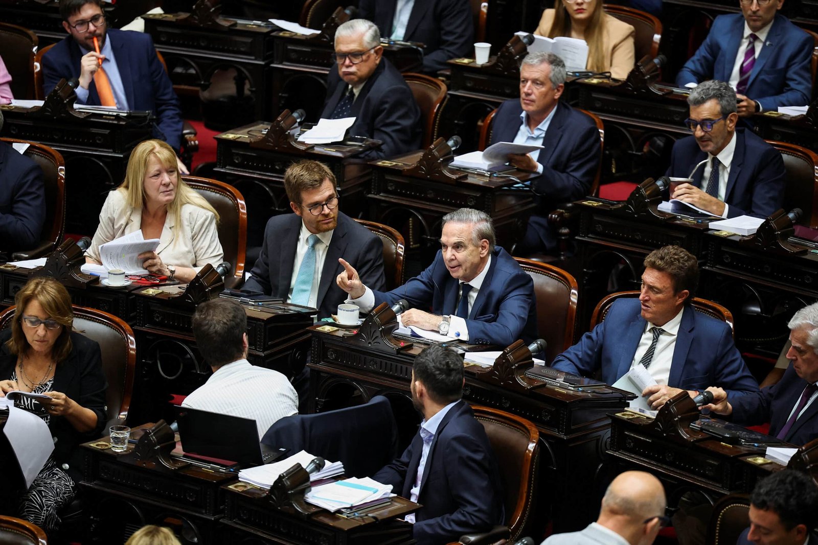 Se reactiva el control de la SIDE por el Plan de Inteligencia y la suba de fondos reservados en El Cronista, Economía
