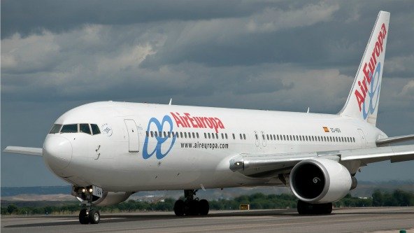 Air Europa habilitó el pago directo con dólares mediante tarjeta de débito en Aerolíneas, Destacados