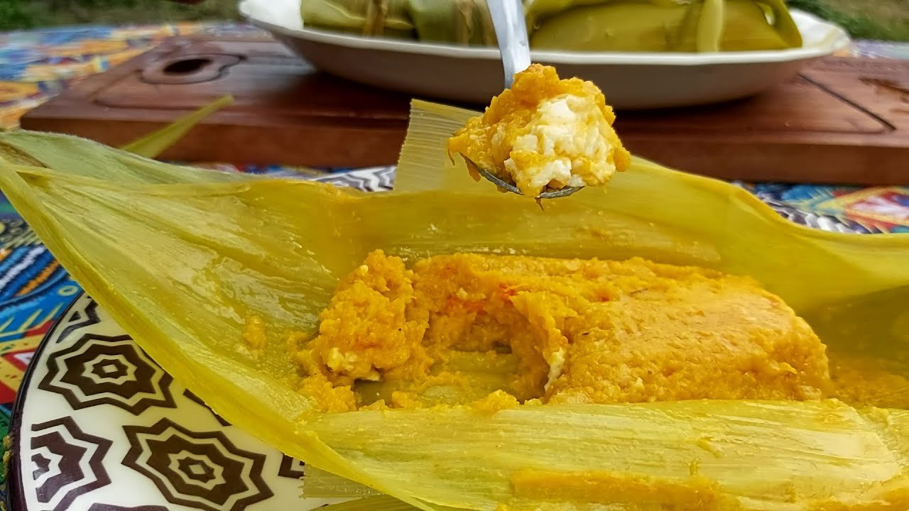 Receta de humita en chala de Dolli Irigoyen La palabra "chef" se traduce al español argentino como "chef" también, ya que se utiliza el término en su forma original. Sin embargo, si te referís a un cocinero o una cocinera, podrías usar "cocinero" o "cocinera". ¿Necesitás algo más específico? receta