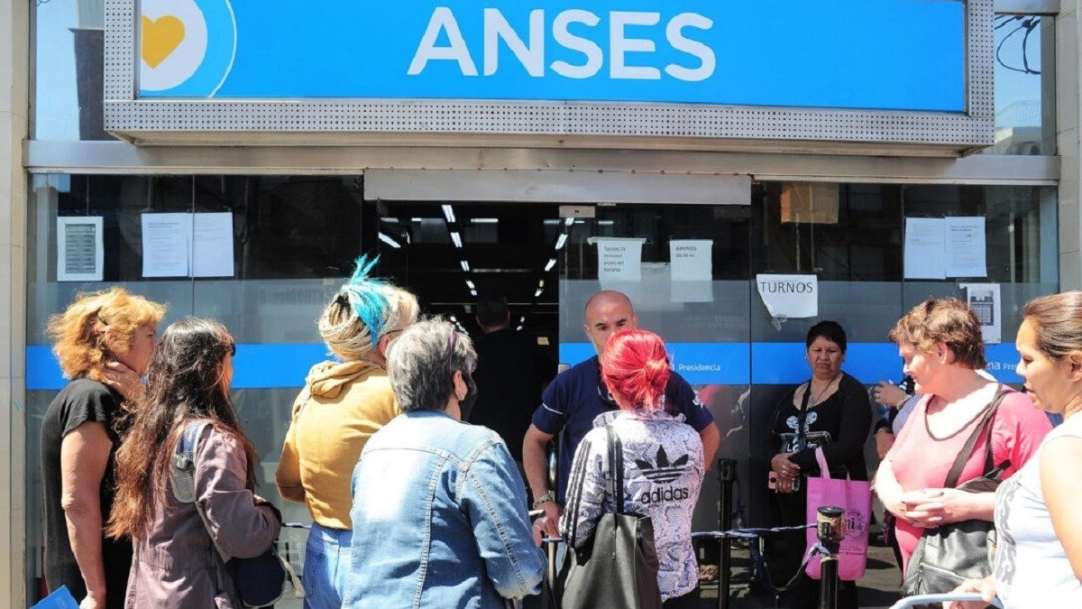 Se despide el bono de $ 70.000 de ANSES en El Cronista, Economía