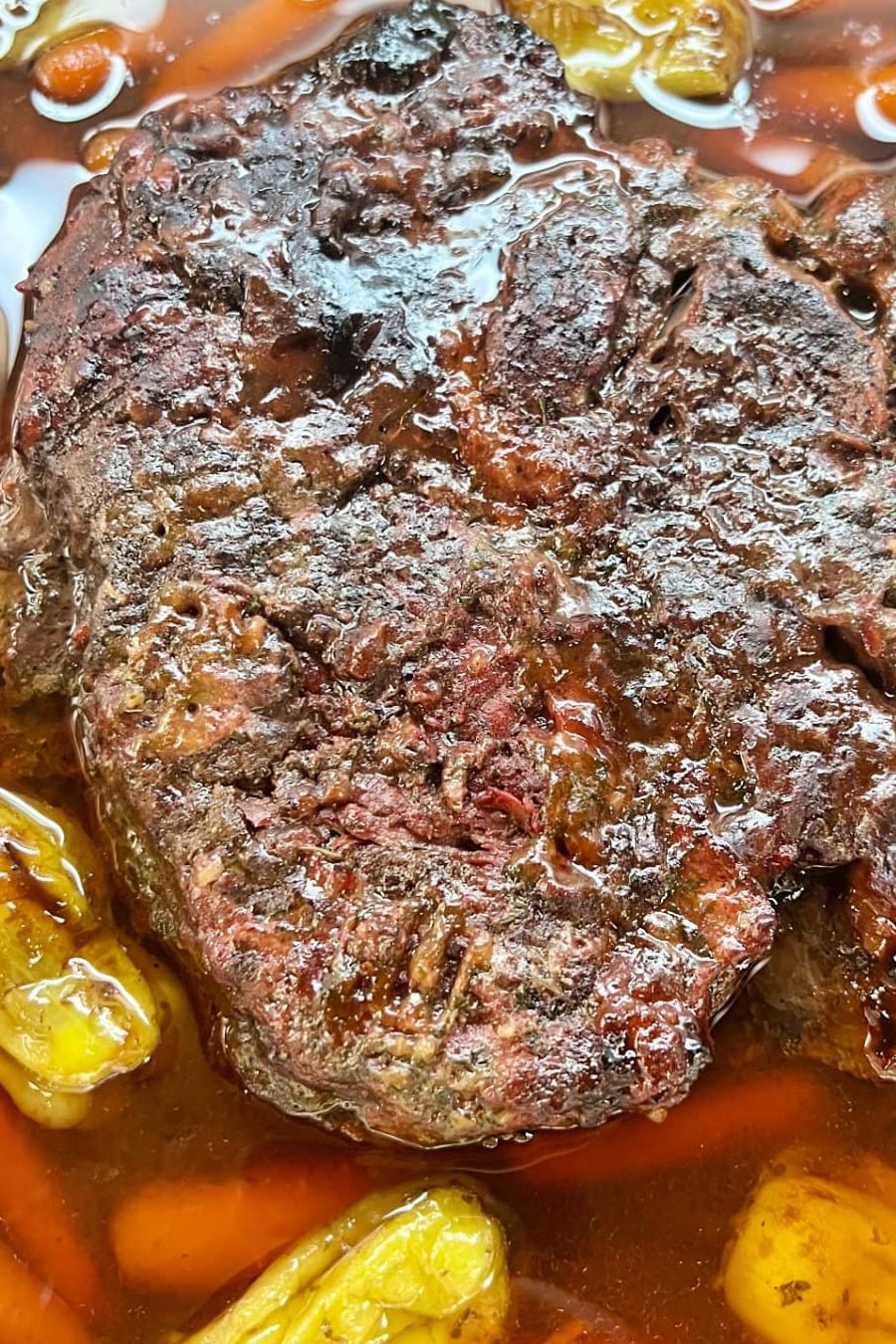 El arte del asado en olla "Asado" ya está en español, pero si necesitas que te explique o amplíe sobre el término, puedo decirte que en Argentina, "asado" se refiere a una comida tradicional que consiste en carne asada a la parrilla, generalmente acompañada de chorizos, morcillas y achuras, y se suele disfrutar en reuniones familiares o con amigos. Si hay algo más específico que quieras saber o traducir, ¡decime! receta