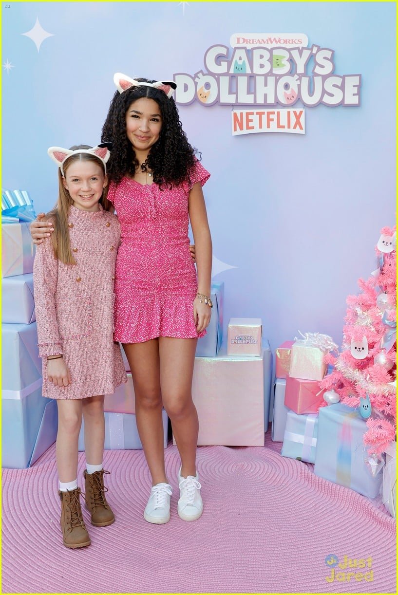 La estrella de ‘Gabby’s Dollhouse’, Laila Lockhart Kraner, habla sobre cómo la próxima película atraerá a un público más amplio más allá de la audiencia preescolar de la serie. Claro, pero necesito un poco más de contexto. ¿Te referís a un texto específico relacionado con "tv"? Si podés proporcionarme más información, estaré encantado de ayudarte.