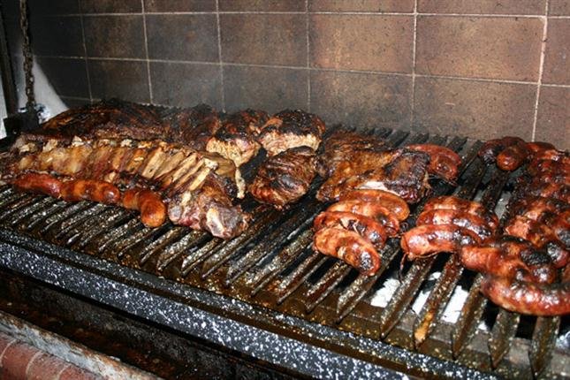 La evolución del asado La palabra "chef" se traduce al español argentino como "chef". Se utiliza de la misma manera en el contexto culinario. Si necesitas más información o un contexto específico, ¡házmelo saber! receta