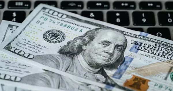 La "puertita abierta" para los dólares del colchón en El Cronista, Finanzas