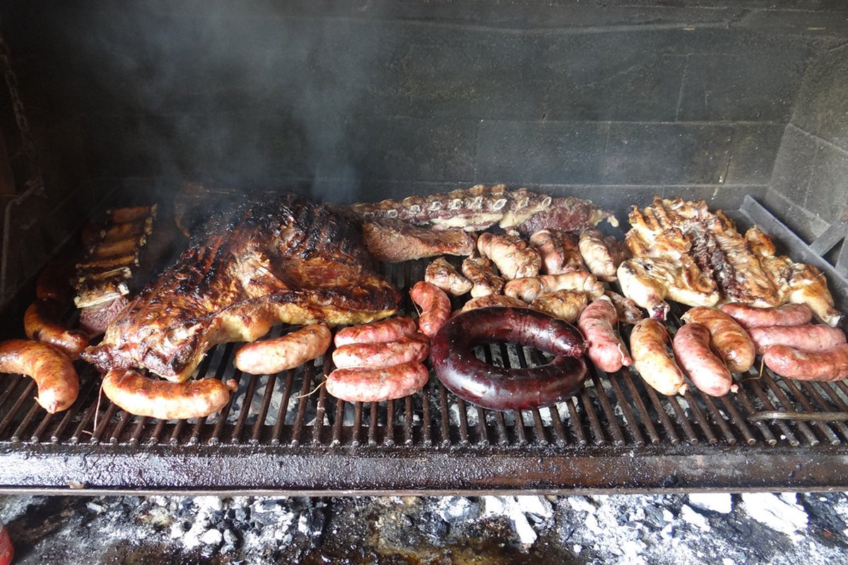 El asado de autor "Asado" se traduce igual al español argentino, ya que es una palabra que se utiliza en el mismo contexto para referirse a la parrillada típica de la gastronomía argentina. Si necesitas más información o un texto específico relacionado con el asado, no dudes en decírmelo. receta